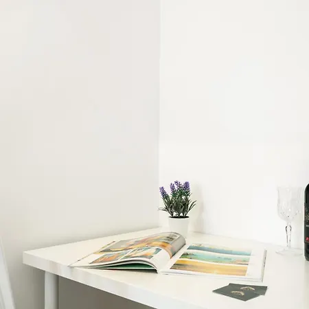 Lena's 招待所 奧爾比亞